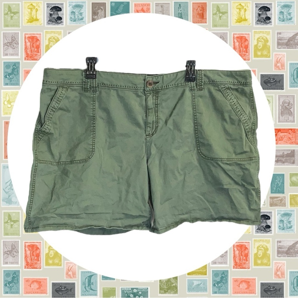 Maurices Olive Green Cotton Stretch Shorts w Button Back Pockets Women Sz 26